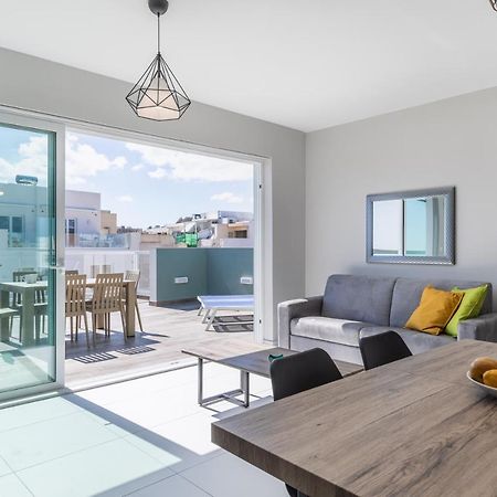 Unique Penthouse With Private Heated Jacuzzi, Close To Restaurants And Night Life Is-Swieqi Εξωτερικό φωτογραφία
