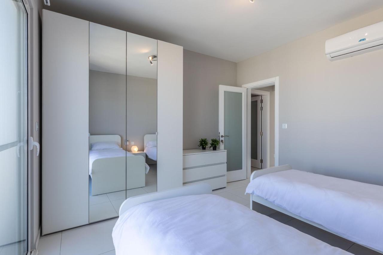 Unique Penthouse With Private Heated Jacuzzi, Close To Restaurants And Night Life Is-Swieqi Εξωτερικό φωτογραφία