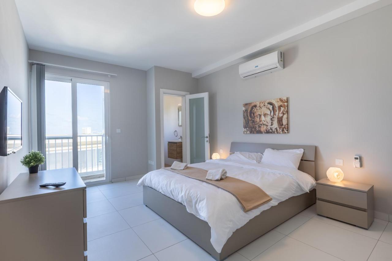Unique Penthouse With Private Heated Jacuzzi, Close To Restaurants And Night Life Is-Swieqi Εξωτερικό φωτογραφία