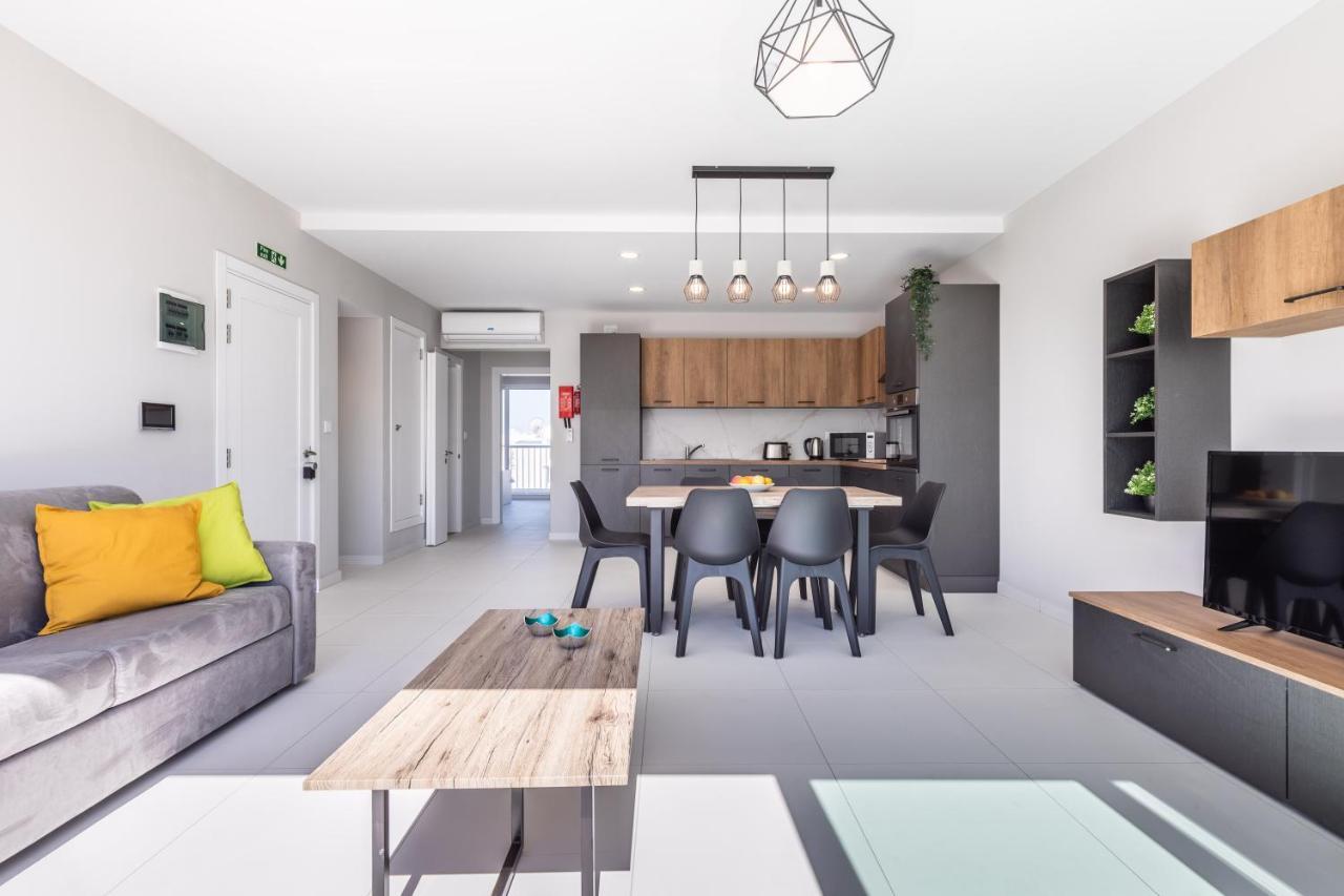 Unique Penthouse With Private Heated Jacuzzi, Close To Restaurants And Night Life Is-Swieqi Εξωτερικό φωτογραφία